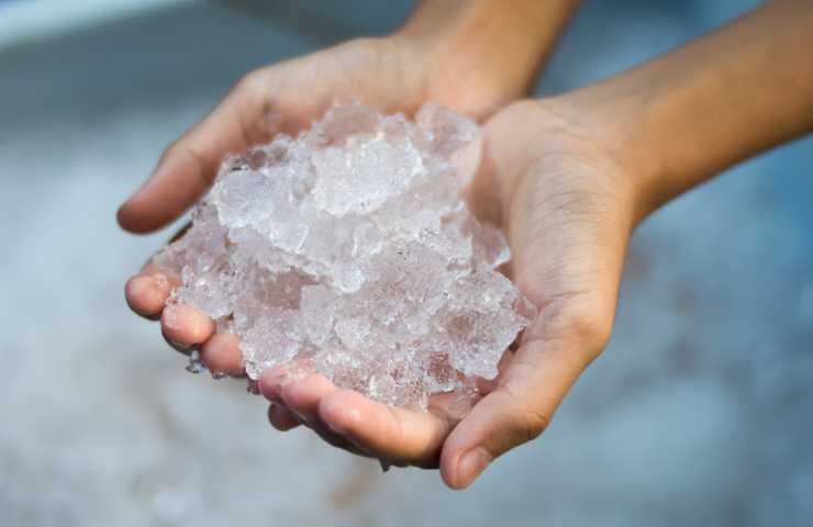 ghiaccio sui polsi contro l'ansia