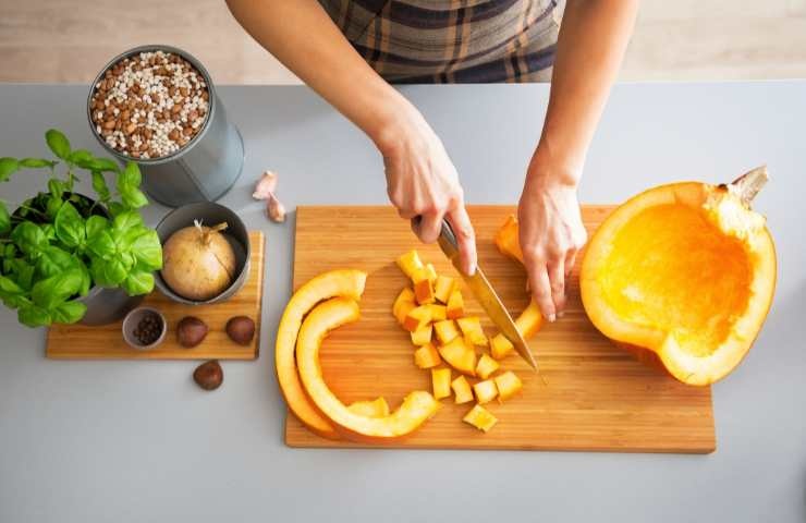 tagliare la zucca