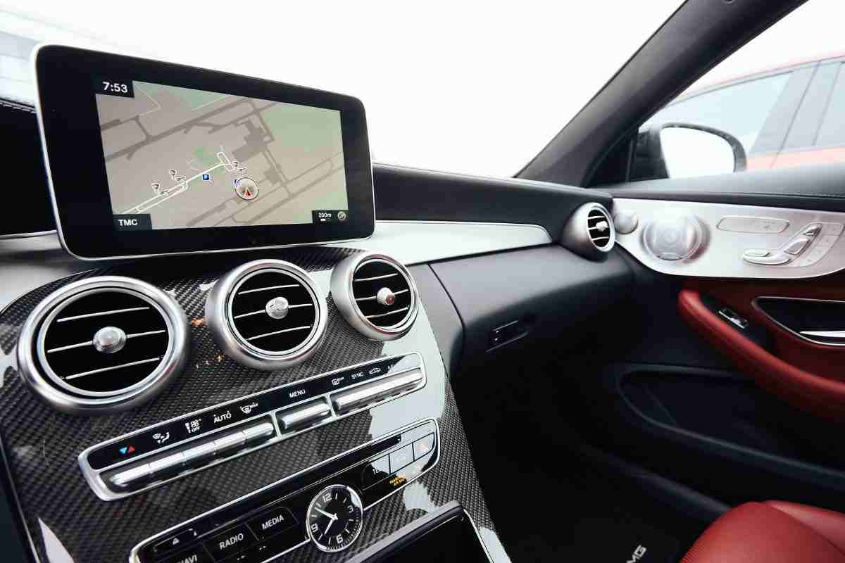 touchscreen auto