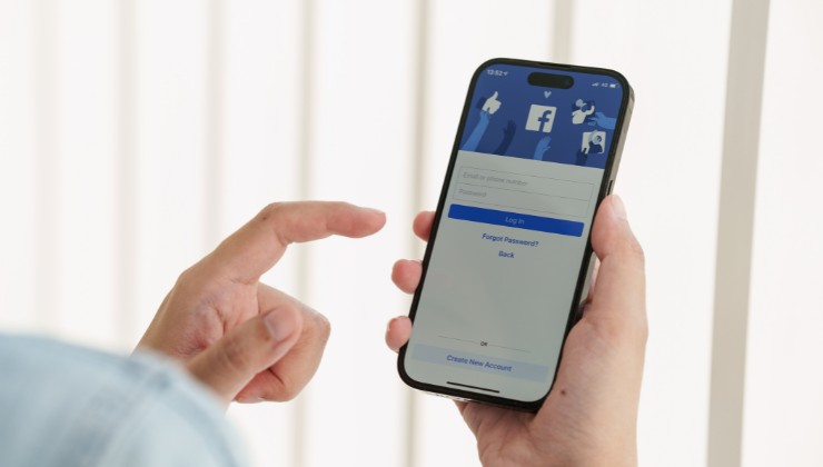 Facebook: il trucco per sapere cosa fa il tuo partner