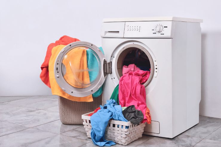 Ogni quanto bisogna lavare i propri vestiti? 