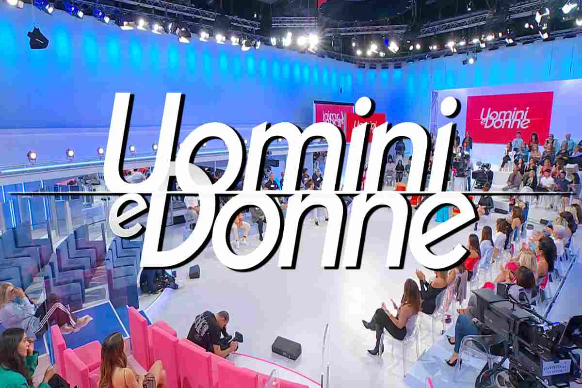 Uomini e Donne, un personaggio pubblica una foto con i genitori