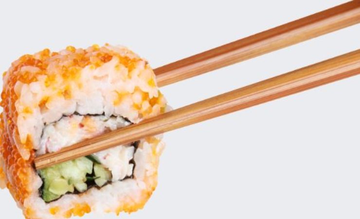 trucco per usare facilmente le bacchette del sushi