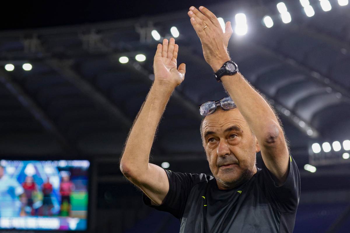 Maurizio Sarri applaude