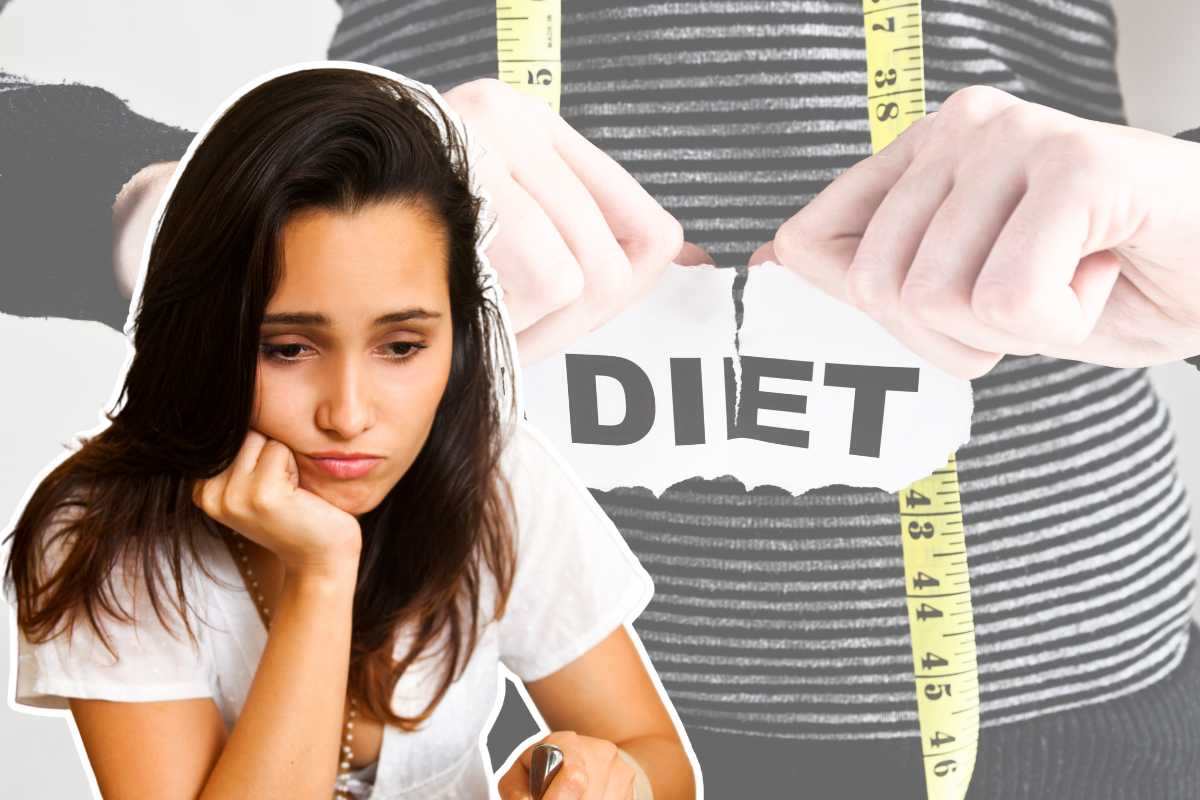 ragazza triste e persona che straccia un foglietto