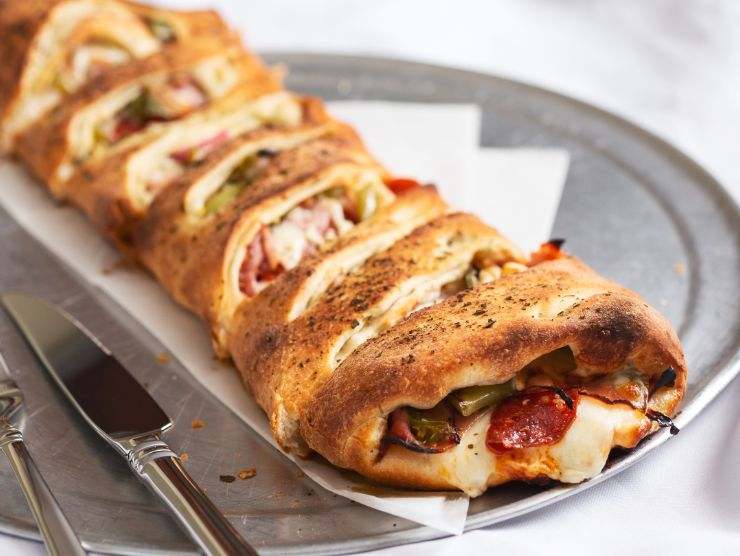 rotolo di pizza farcito