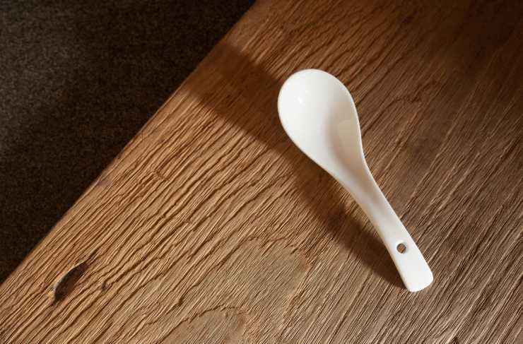 Cucchiaio in ceramica