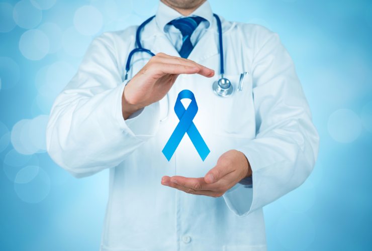 medico e fiocchetto azzurro